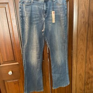 Levis 512 Bootcut Perfectly Slimming Women's Size 18  Medium Wash Blue Stretch